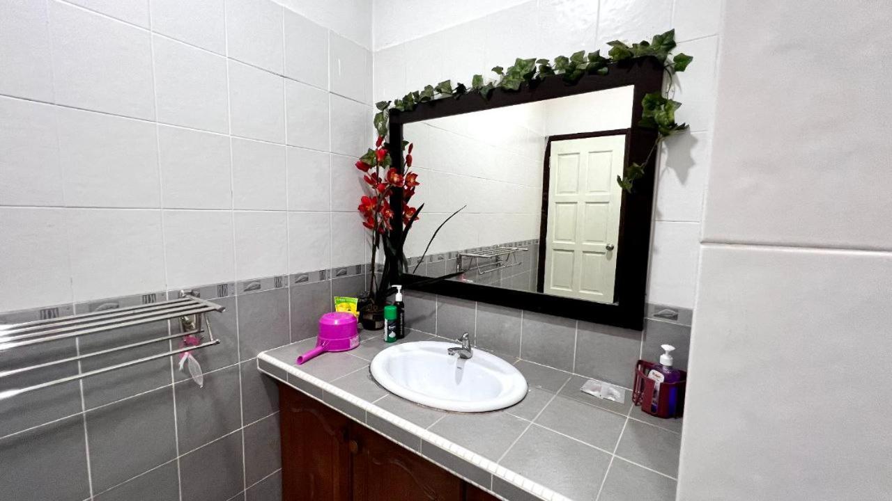 Chukai Yb Guest House 4 Bilik 5 Katil מראה חיצוני תמונה