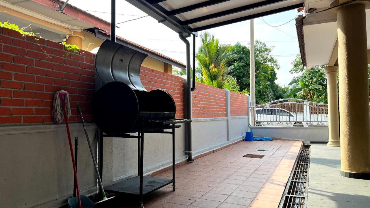 Chukai Yb Guest House 4 Bilik 5 Katil מראה חיצוני תמונה